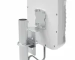 Poynting Directional MiMo 4G/5G Antenna - No Cables - Back of antenna - pole mounted